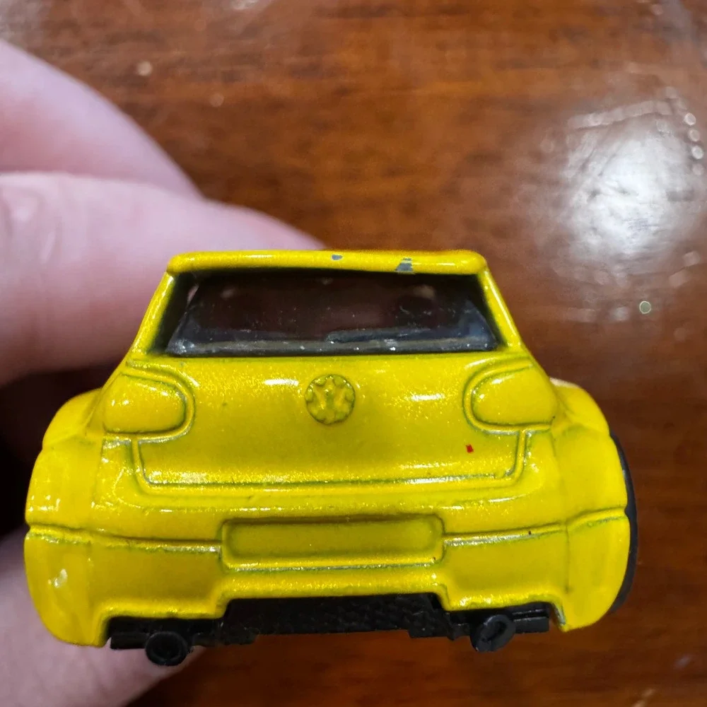 Hot Wheels Volkswagen‎ Golf GTI Yellow MOMO Racing Widebody Diecast Car K6159